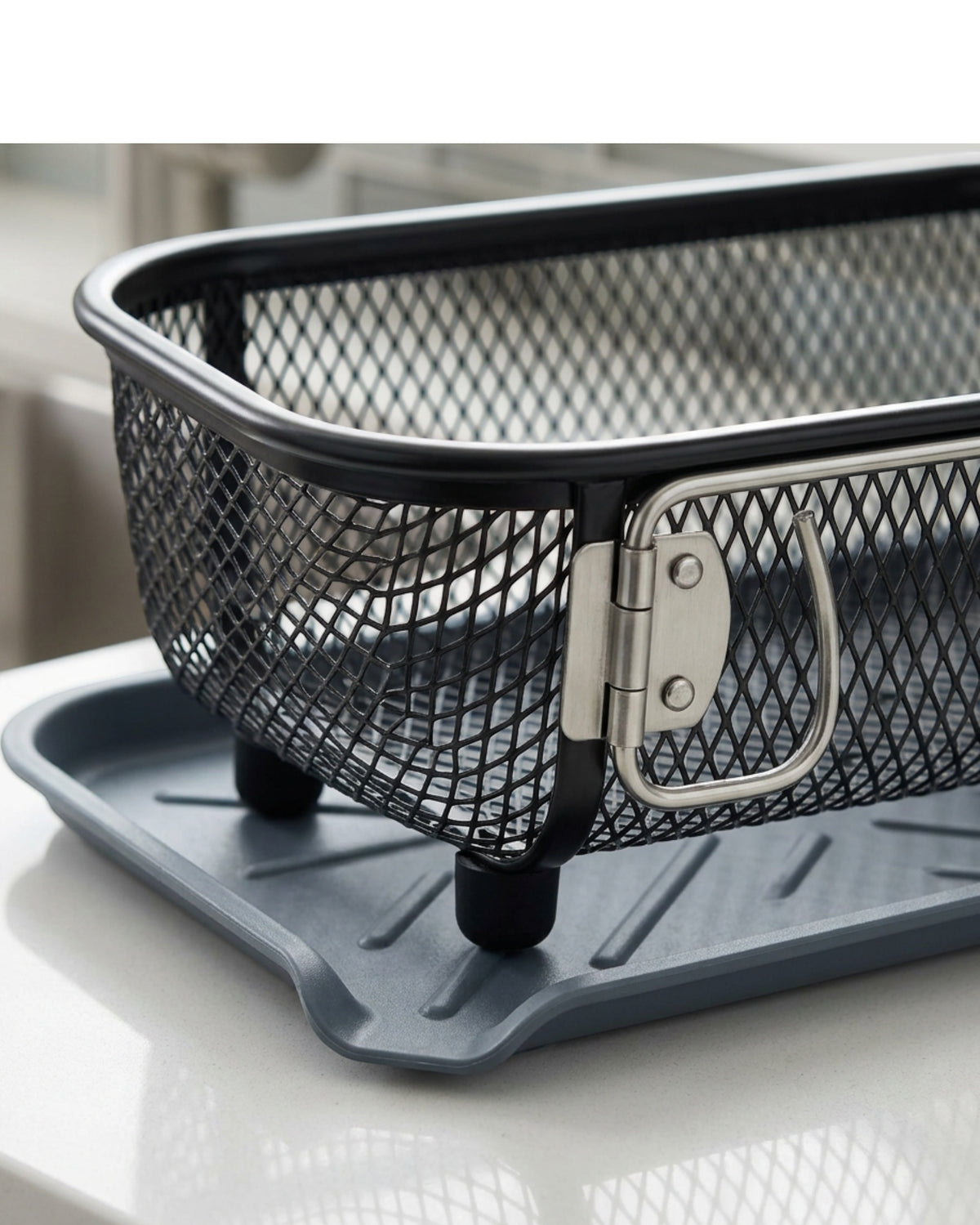 Baklu Rectangular Diamond Mesh Draining Basket with Slate Drip Tray - Detail view